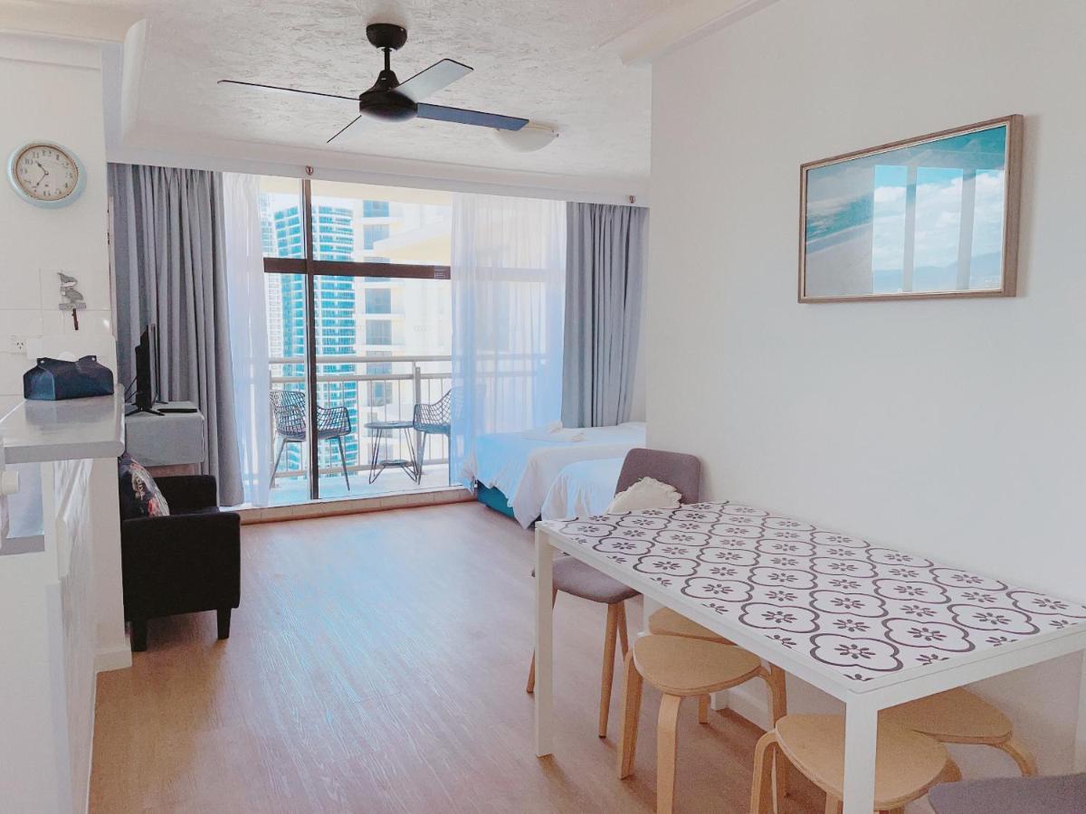 1 Bedroom And 1 Living Room Family Suite Gold Coast Zewnętrze zdjęcie